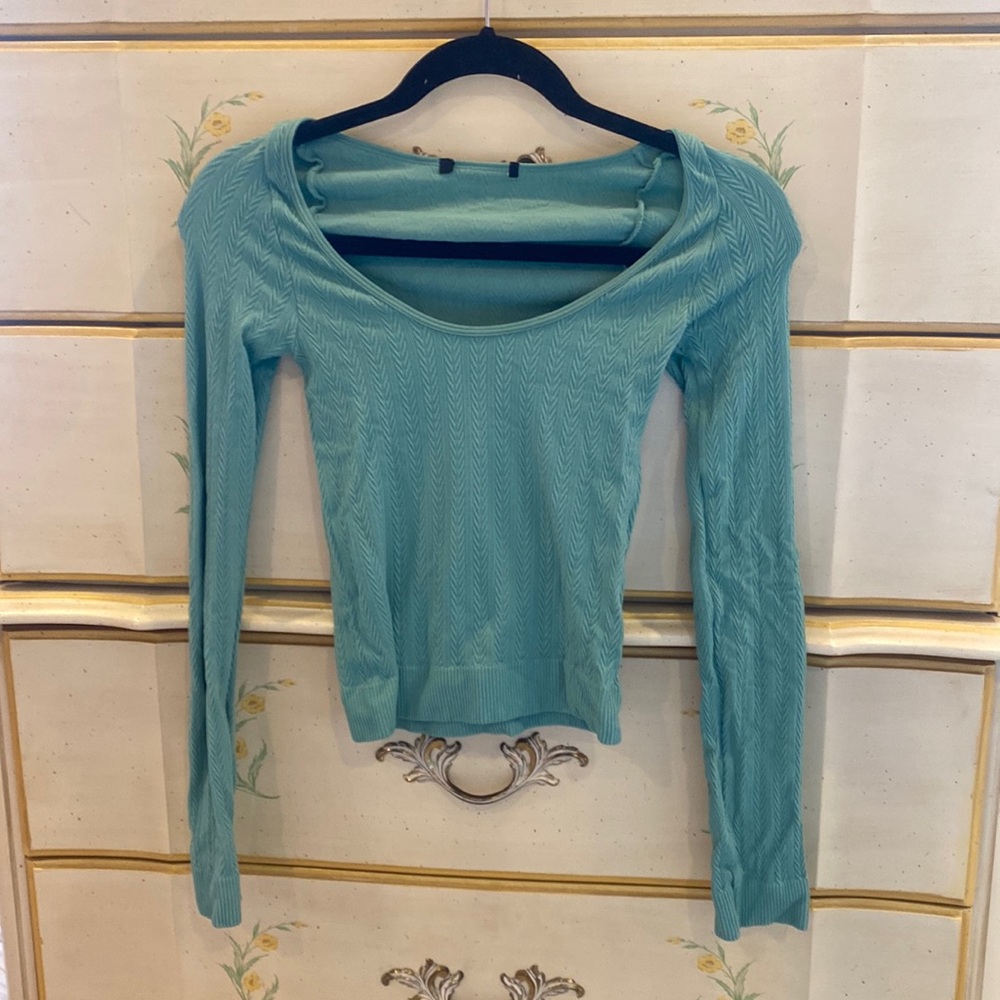 Boat neck long sleeve green top